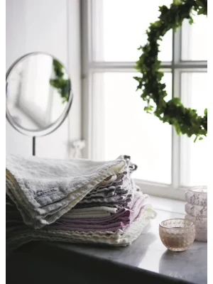 1061.jpg Ręcznik 35X50 LOVELY Off-White